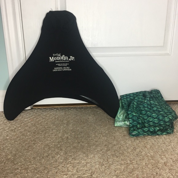 Fin Fun mermaid tail - Picture 7 of 7
